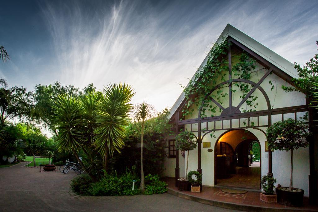 Hlangana Lodge Oudtshoorn Esterno foto